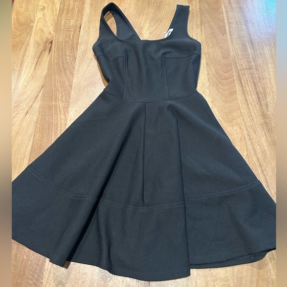 Cute little black dress - Picture 4 of 4